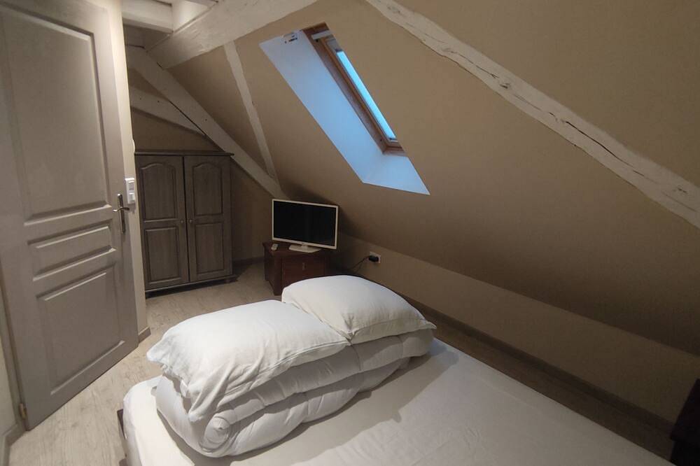 Between Colmar and Grand Ballon \ntownhouse with garden and double garage in Guebwiller, Parc naturel régional des Ballons des Vosges