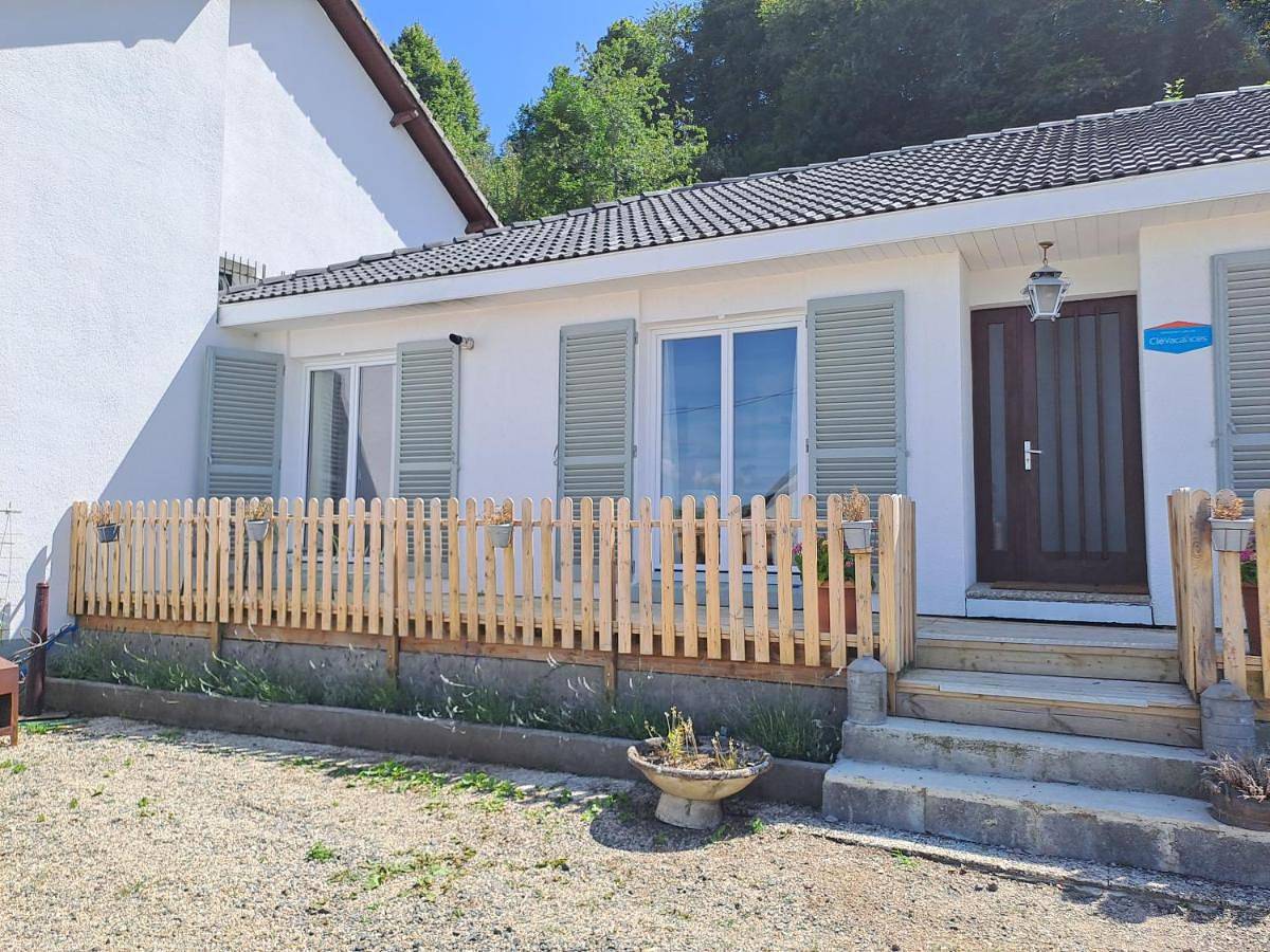Appartement entier, Holiday Home in Saint-Cernin, Région d'Aurillac