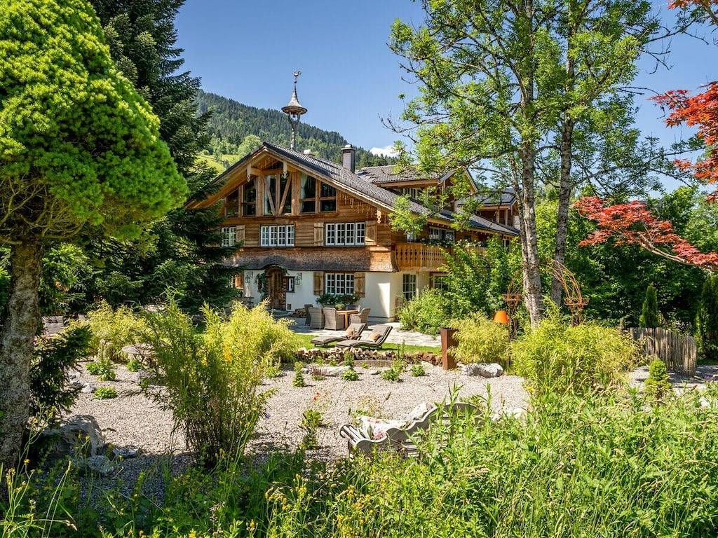 Hütte in Ofterschwang mit Schwimmbecken in Ofterschwang, Bayerisch Schwaben