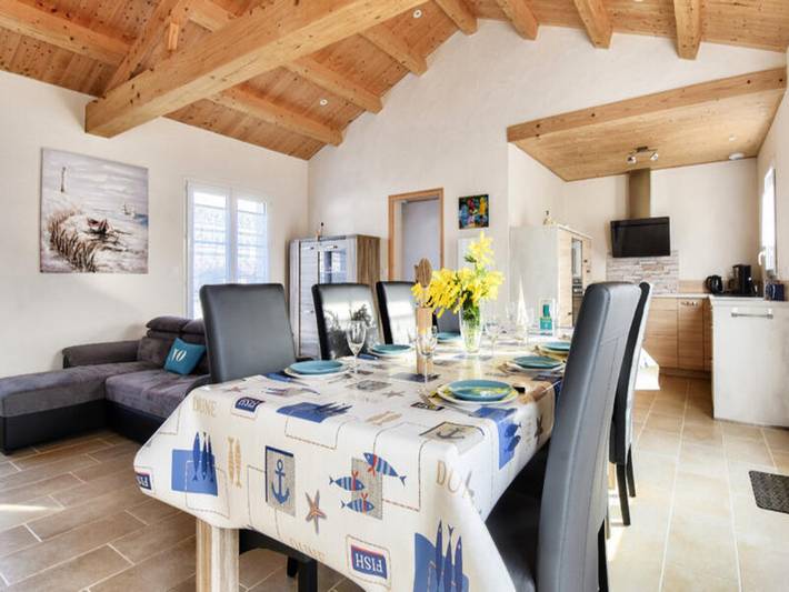 Gîte pour 8 personnes, avec jardin, adapté aux familles dans Plage De La Bosse L Epine - 2