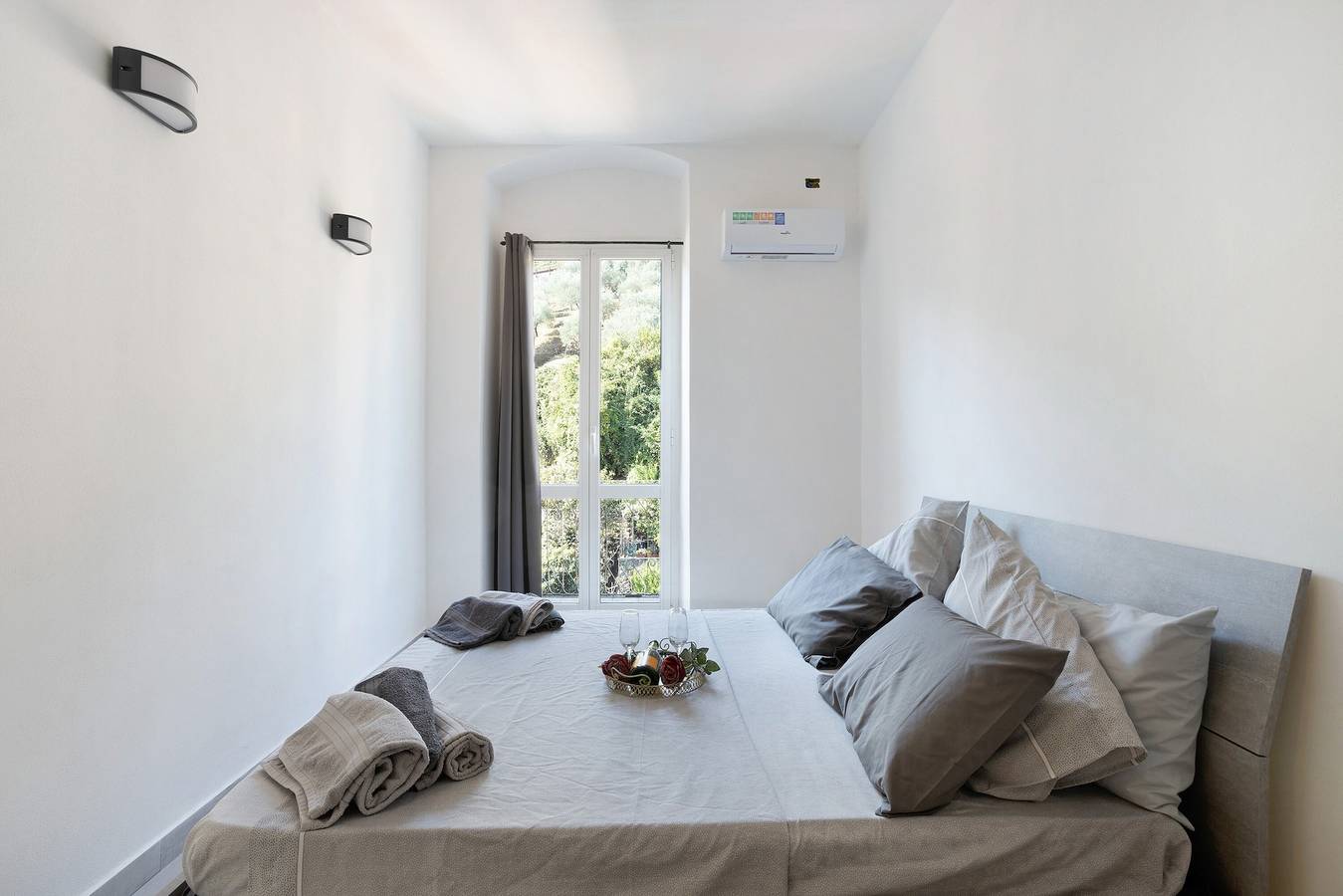 Geheel appartement, Vakantieappartement "Grecale" met 2 balkons en Wi-Fi in La Spezia (City), La Spezia