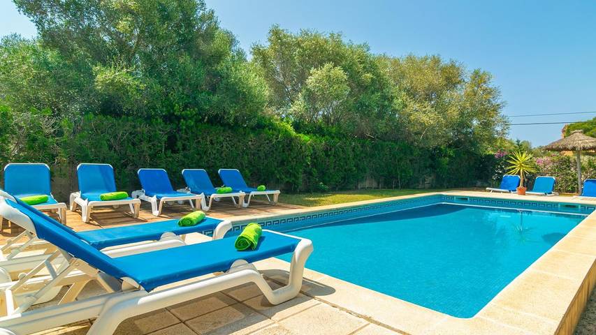 Casa de vacaciones para 12 personas, con jardín y piscina en Cala Ferrera