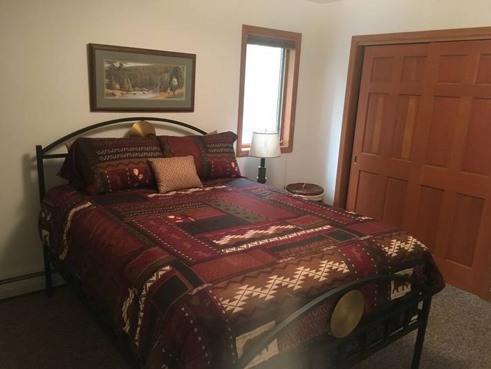 Log cabin for 6 people, with balcony in Glacier National Park