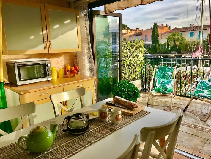 Gîte pour 2 personnes, avec vue et balcon dans Port Grimaud - 2