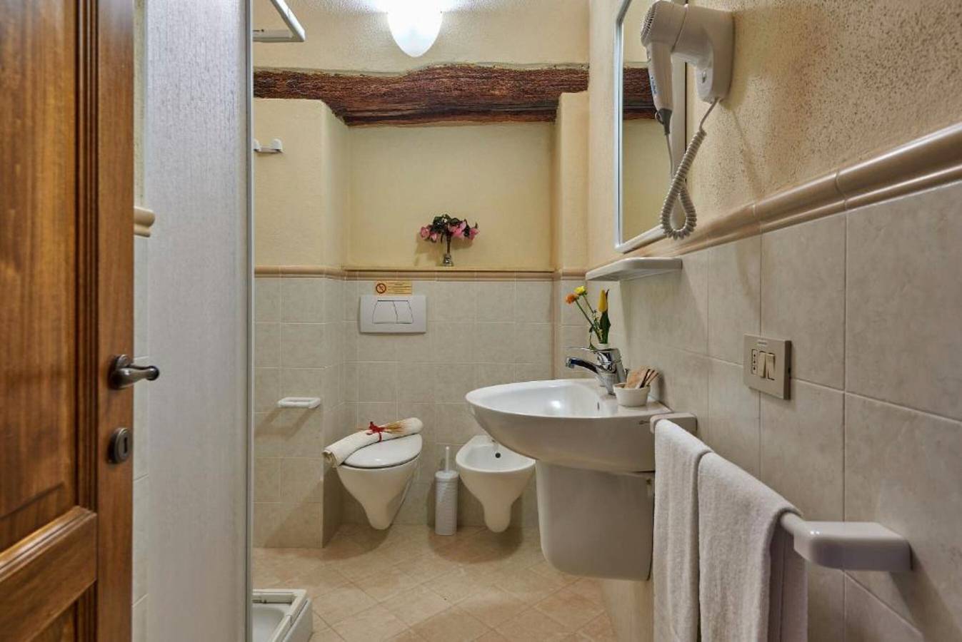 Entire apartment, Agriturismo Bonello Flat 1 Bedroom with Pool, Garden and Wi-Fi in Pienza, Val d'Orcia