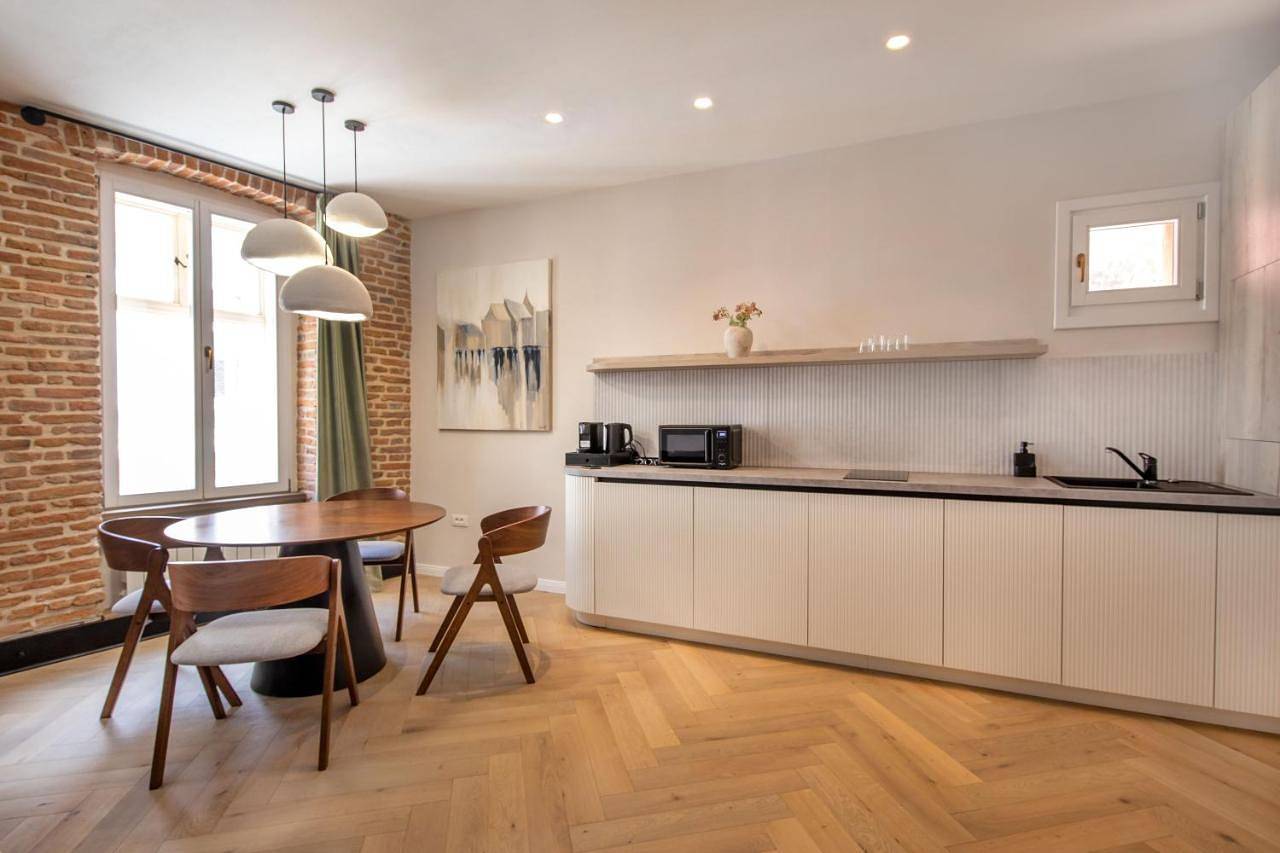 Hans Benkner Aparthotel - Premium Apartments in Old Town in Brașov, Poiana Brasov - Brasov