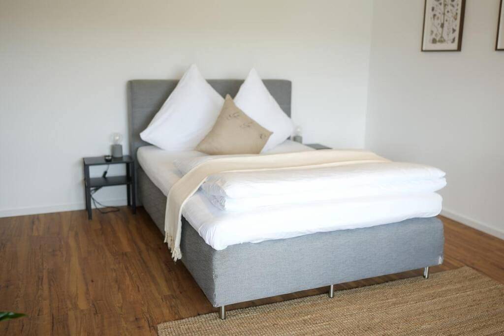 Ganze Wohnung, One-Bedroom Apartment in Metternich, Koblenz