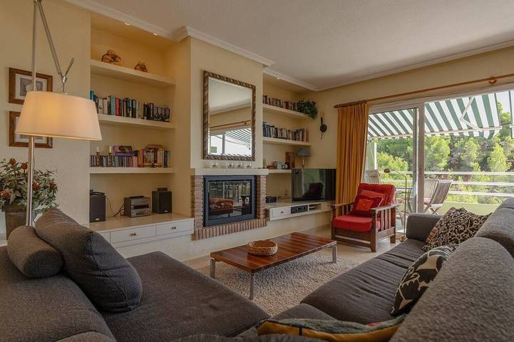 Ferienhaus für 6 Personen, mit Pool und Terrasse, mit Haustier