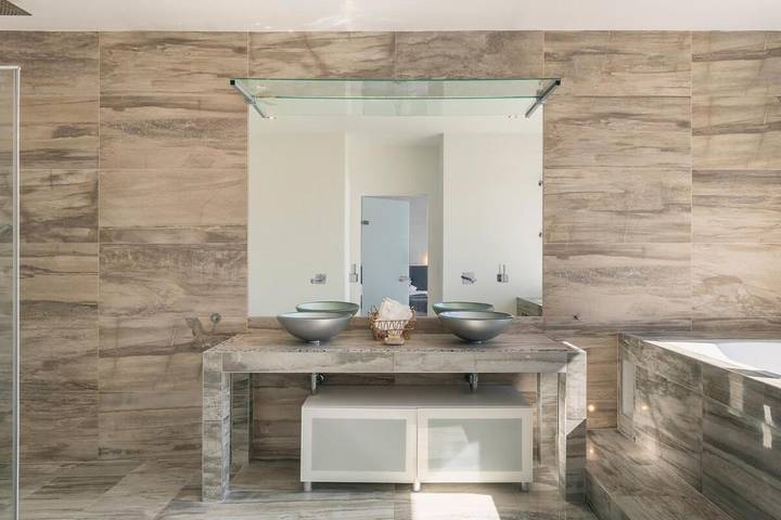 Villa pour 11 personnes, avec sauna et jardin ainsi que vue et piscine, animaux acceptés à Budapest - 4