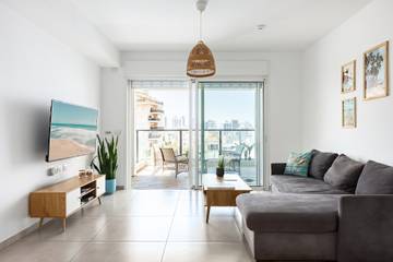 Vacation Rental for 6 Guests in Netanya, Center District (Israel), Picture 3