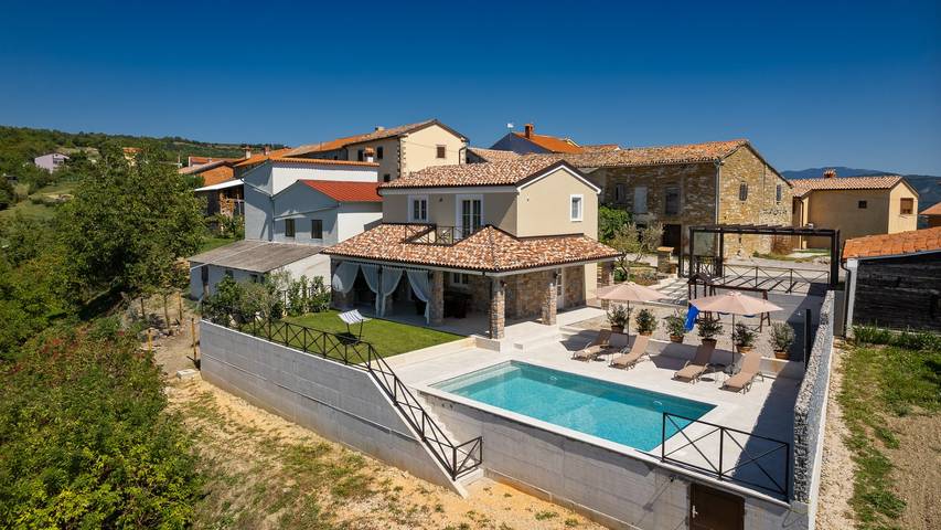 Ferienhaus für 5 Personen, mit Terrasse und Garten in Buzet