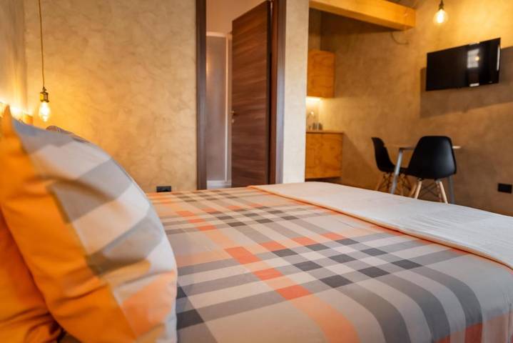 Double Room with Private Bathroom in Marino, Castelli Romani