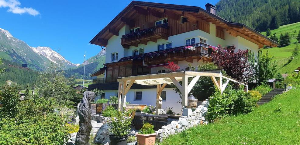 Ferienwohnung für 4 Personen, mit Balkon und Terrasse sowie Garten und Ausblick in Kals am Großglockner - 3