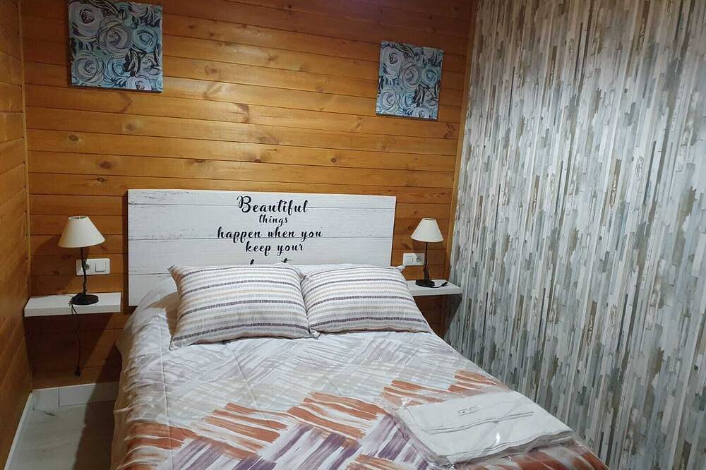 Wooden cabin for 2 people in the Sierra del Segura in Yeste, Albacete Provinz