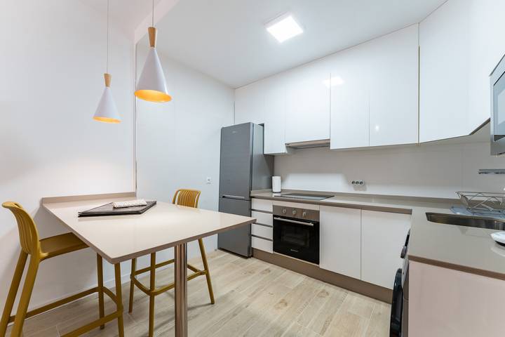 Entire apartment, Apartment '1 Bedroom 85 Mts To Beach' with Wi-Fi and Air Conditioning in Playa del Castillo (Fuengirola), Fuengirola