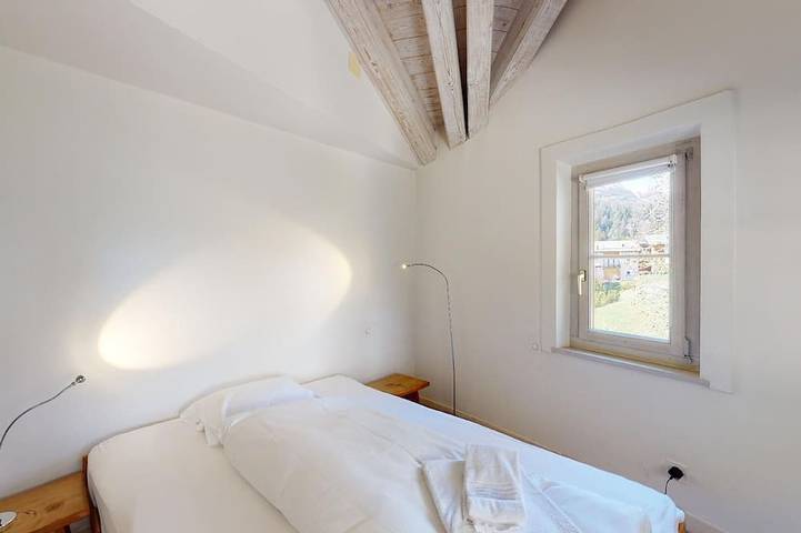 Ganze Wohnung, Ästhetische 4 -Zimmer-Architektenwohnung im Dachgeschoss auf zwei Stockwerken. in Corvatsch, Silvaplana