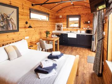Glamping for 3 People in Powys, Wales, Photo 1