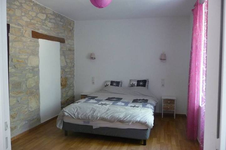 Location de vacances pour 6 personnes, avec terrasse ainsi que jardin et jacuzzi à Plonéour-Lanvern - 4