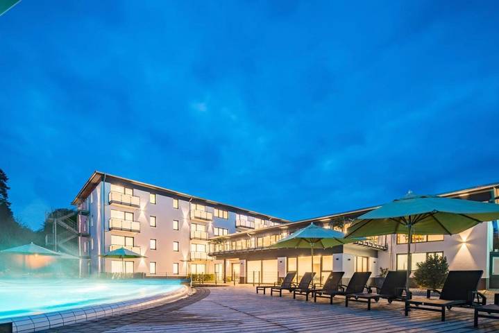 Hotel für 4 Personen, mit Balkon und Terrasse sowie Whirlpool und Sauna in Aulendorf
