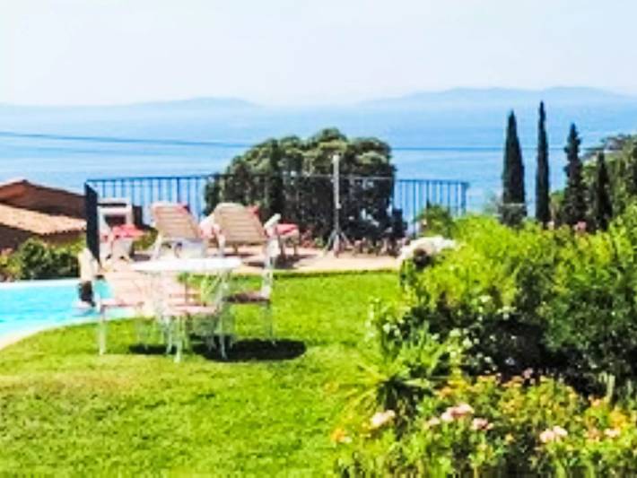 Appartement de vacances pour 4 personnes, avec jardin et piscine