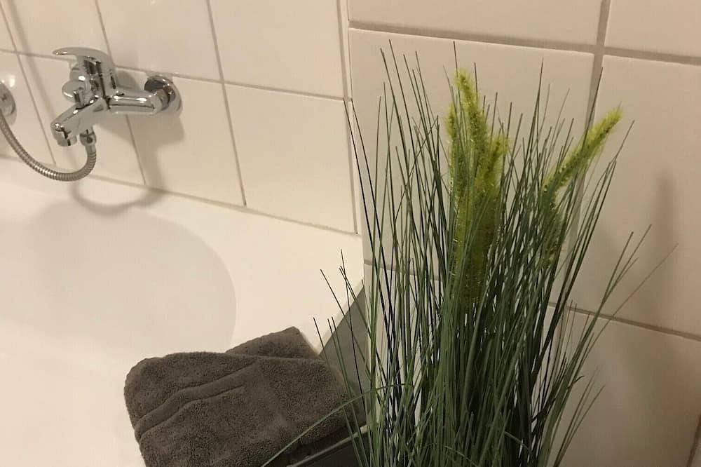 Ganze Wohnung, Fewo 3 An der Rodach - neue Wohnung mit viel Naturmaterialien im Frankenwald in Steinwiesen, Frankenwald