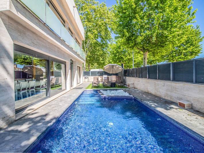 Ferienhaus für 12 Personen, mit Pool und Garten, kinderfreundlich an der Costa Brava