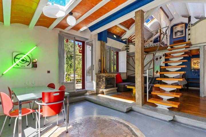 Apartamento entero, Apartamento 'Zentralclub Vatio' con vistas a la montaña, terraza privada y Wi-Fi in Belmonte de Miranda, Cordillera Cantábrica