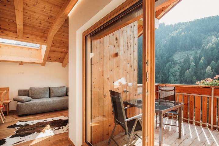 Apartamento entero, Apartamento vacacional "Lahnbach Großkarneid" en un bello paisaje con vistas a la montaña in Luson, Dolomiti Superski