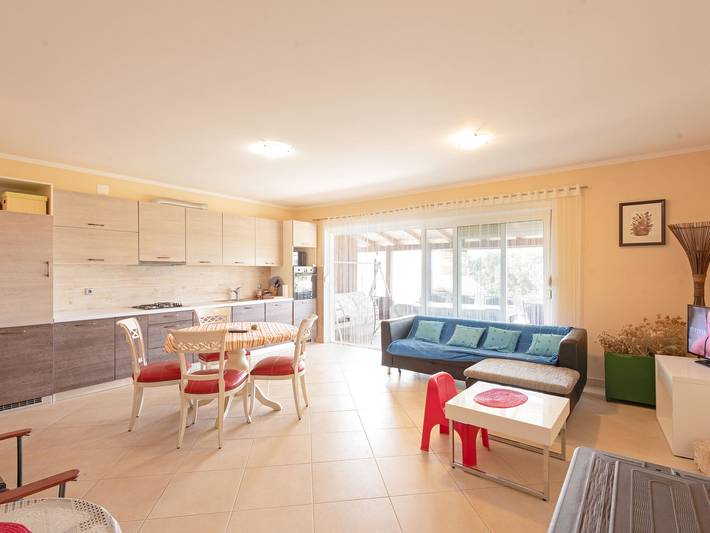 Ferienhaus für 7 Personen, mit Terrasse und Garten auf Pag - 4