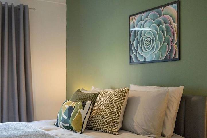 Spacious 3 Bed House, 5mins to Hs2/ Nec/Airport. in Solihull, Birmingham Area