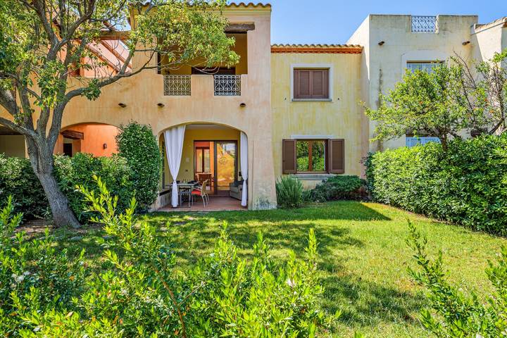 Casa vacanza per 6 persone, con giardino a Porto San Paolo