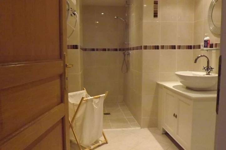 Gîte pour 2 personnes, avec jardin ainsi que piscine et terrasse dans Bellevigne - 4