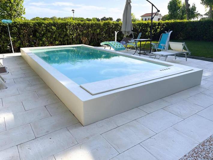 Villa per 10 persone, con idromassaggio e piscina nonché giardino a Lecce