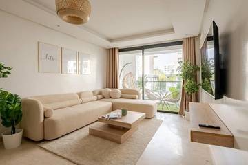 Gîte pour 3 personnes, avec vue ainsi que jardin et piscine à Rabat
