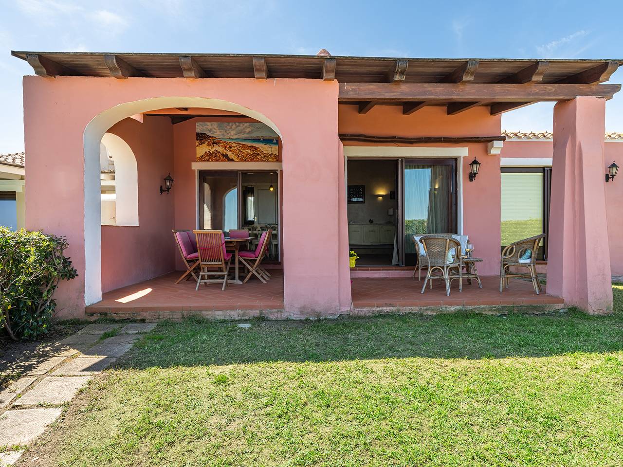 Villa con piscina privata e vista mare in Punta De Su Turrione, Stintino