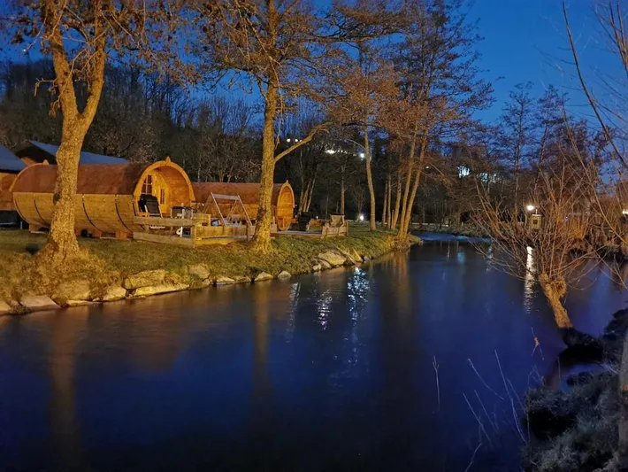 Camping für 2 Personen, mit Terrasse und Ausblick sowie Garten - 1