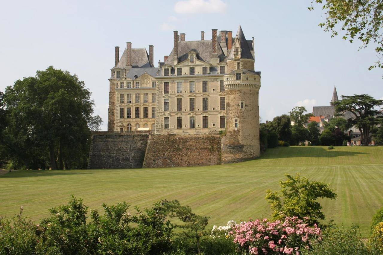 Suite (2 Adults) in Brissac-Quincé, Vallée de la Loire