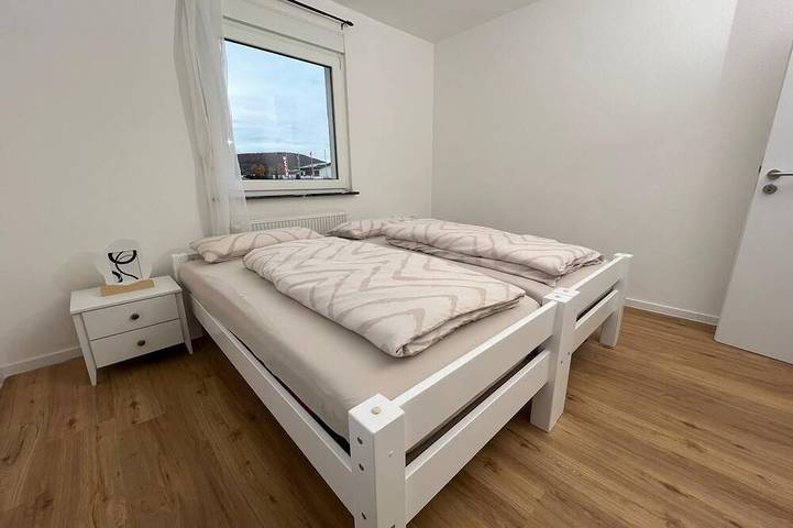 Ganze Wohnung, Traumhafte 3 Zimmer Ferienwohnung mit Balkon in Freudenberg am Main, Taubertal
