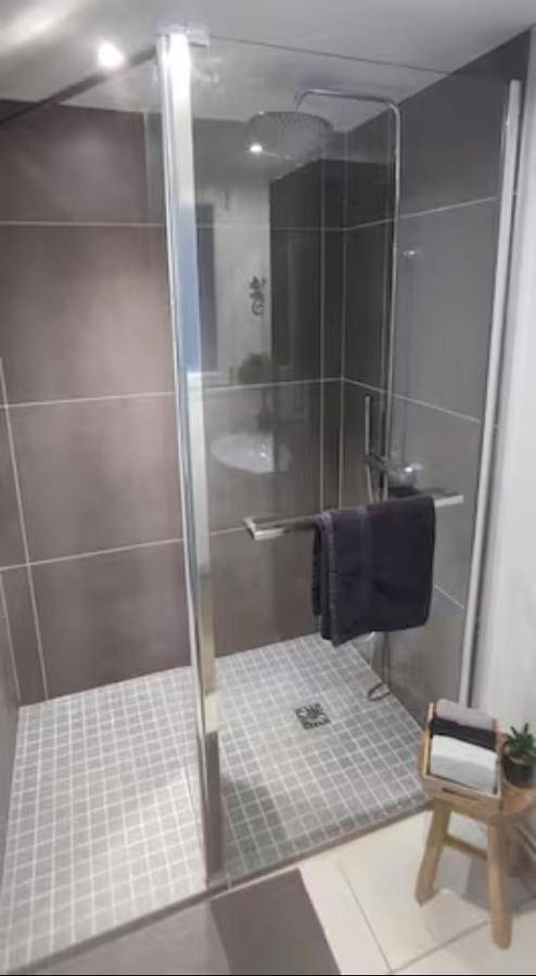 Gîte pour 4 personnes, avec terrasse à Brasles