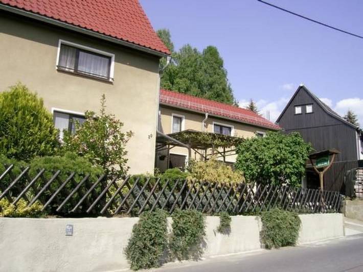Ferienwohnung für 3 Personen, mit Terrasse und Garten sowie Pool in Reinhardtsdorf-Schöna