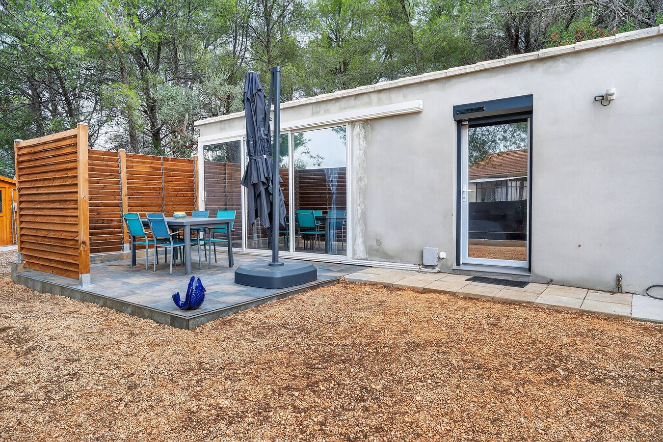 Studio entier, Studio « Cabanon Des Amandiers » avec terrasse privée, Wi-Fi et climatisation in Sanary-sur-Mer, Côte méditerranéenne (France)