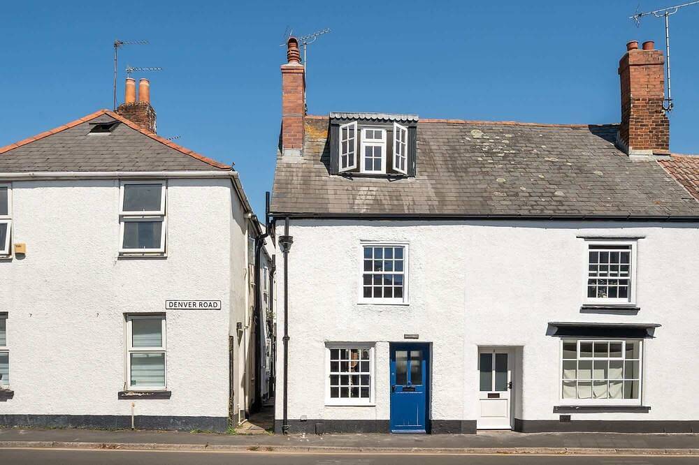 Serene Cottage Nr the Waterfront, Topsham in Crealy Adventure Park, Devon