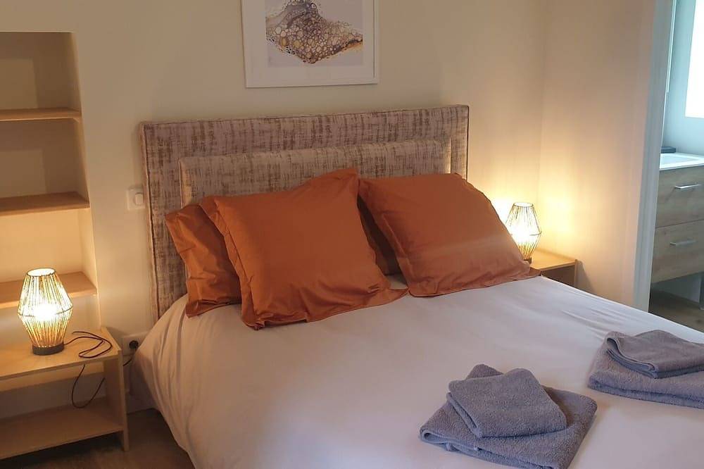 Appartement entier, Appartement dans un immeuble 18è siècle au cœur du village de Hautefort. in Hautefort, Périgord Noir