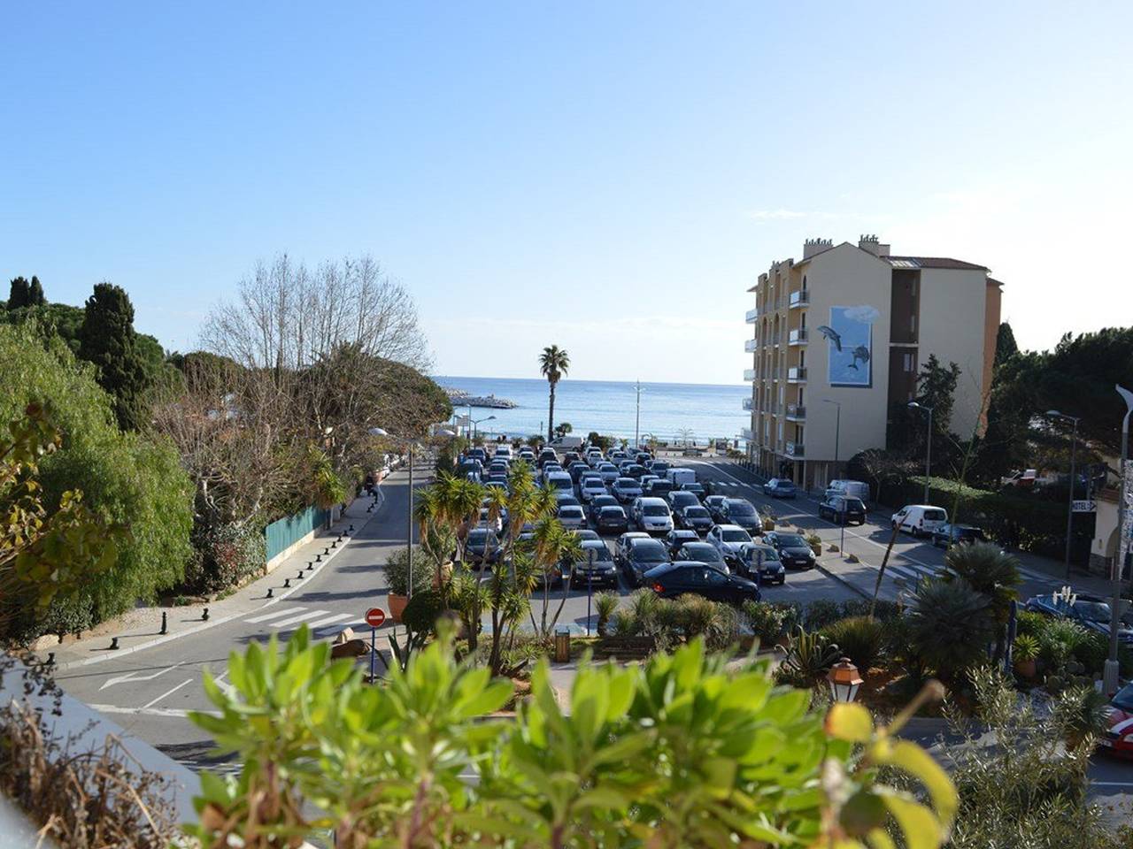 Entire apartment, 2-room apartment, air conditioning, 100m from beach, parking, Le Lavandou in Le Lavandou, Parc national Port-Cros