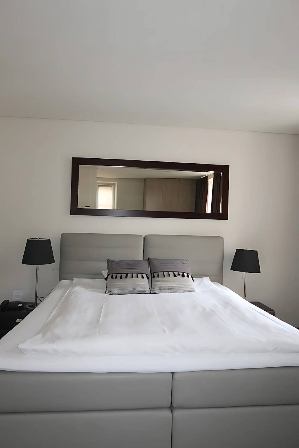 Hôtel de l' Ecluse - Chambre double, douche/Wc in Neuchâtel, Pays des Trois-Lacs