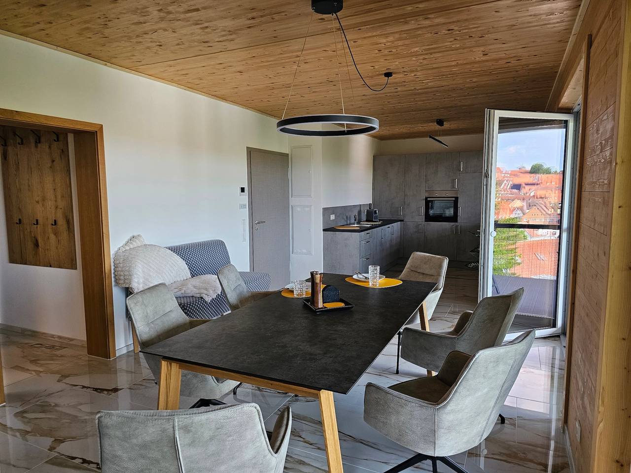 Ganze Wohnung, Deluxe Apartment Stadtblick 13 mit großzügigem Balkon und Stadtblick in Pfullendorf, Region Bodensee-Oberschwaben