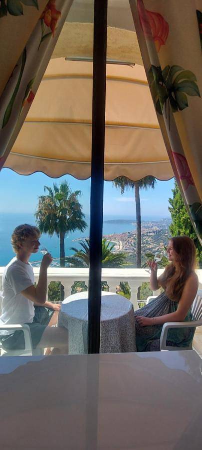 Gîte pour 2 personnes, avec jardin et vue dans Jardin de l'Esquinade