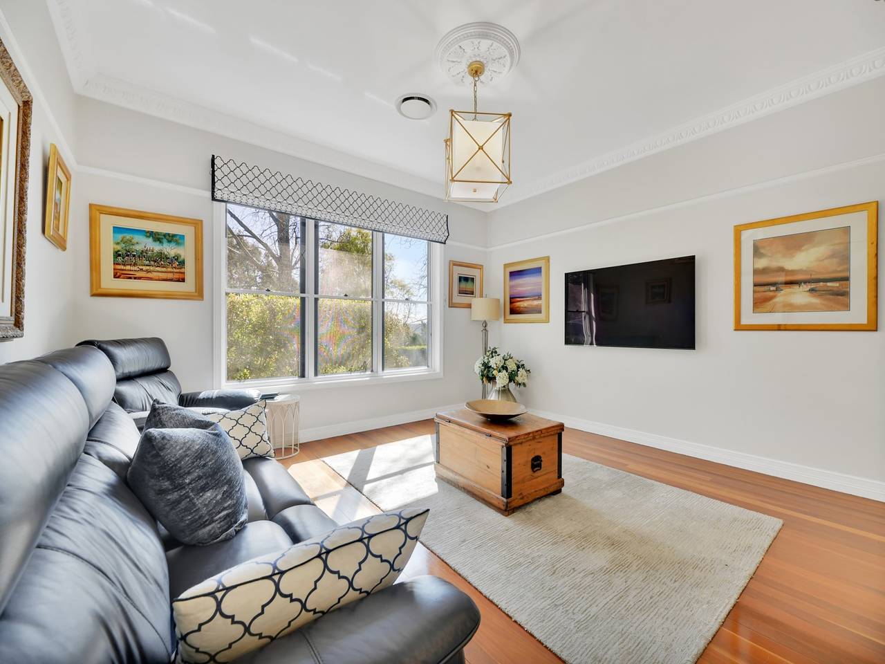 Entire apartment, Expansive Toowoomba Retreat with Garden Bbq in Queensland