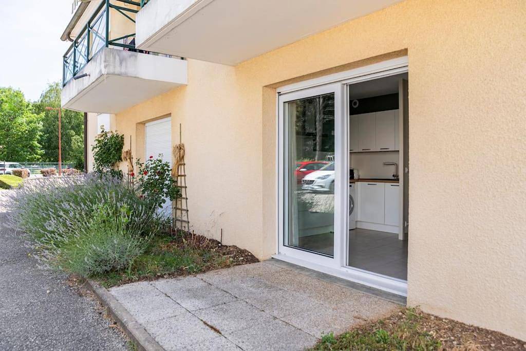 Appartement entier, One-Bedroom Apartment in Montréal-la-Cluse, Nantua