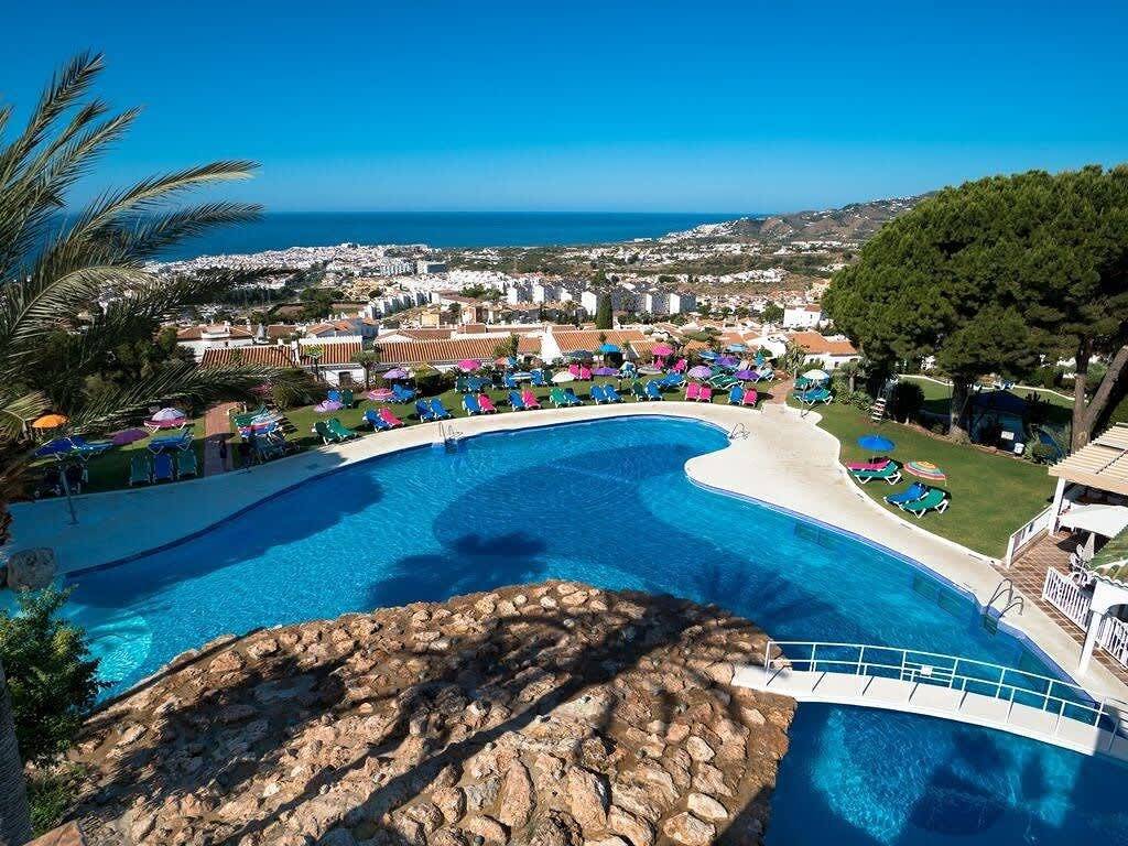 Ganze Wohnung, Ferienwohnung für 5 Personen mit Pool in Nerja, Costa del Sol